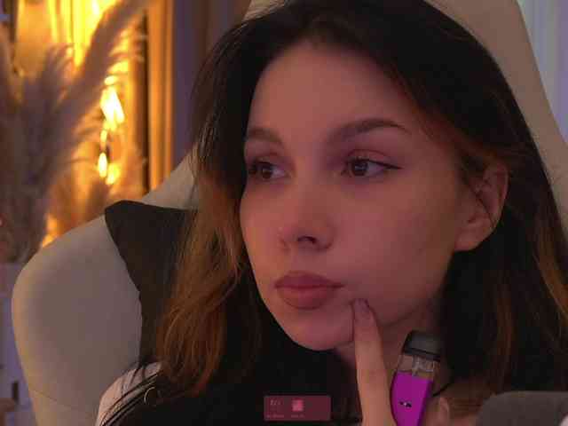 DrammaQueennnn Sex Cam Show