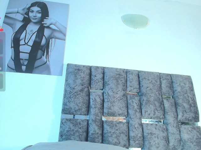 taniamilan live cam on BongaCams