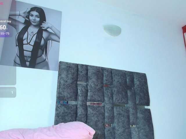 TaniaMilan live cam preview