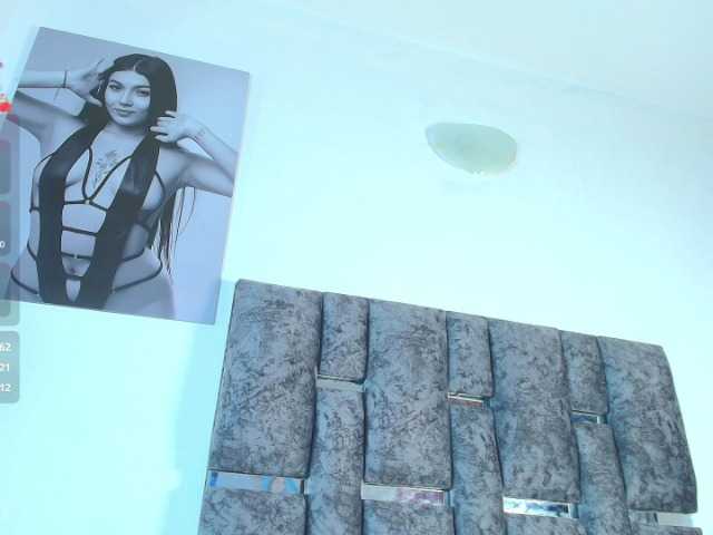 taniamilan live cam on BongaCams