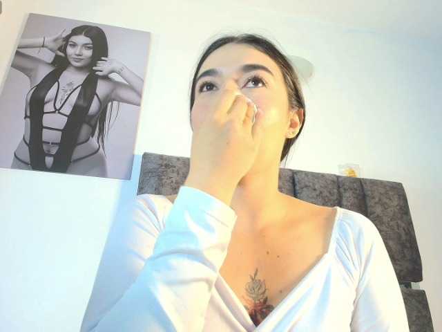 taniamilan live cam on BongaCams