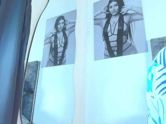 TaniaMilan live webcam show