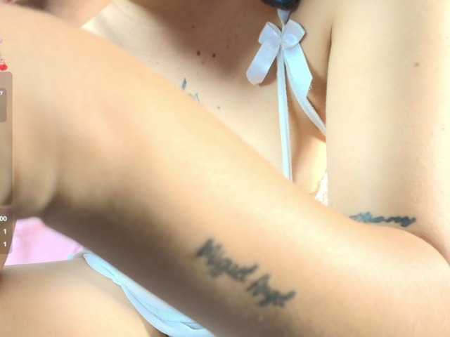 TaniaMilan live webcam show