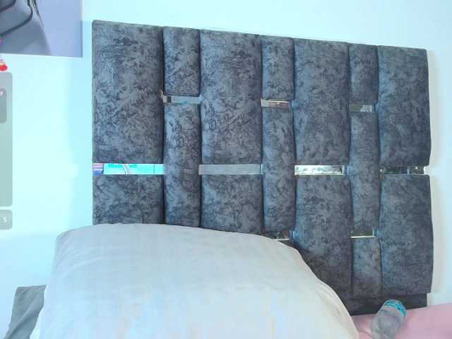 taniamilan live cam on BongaCams