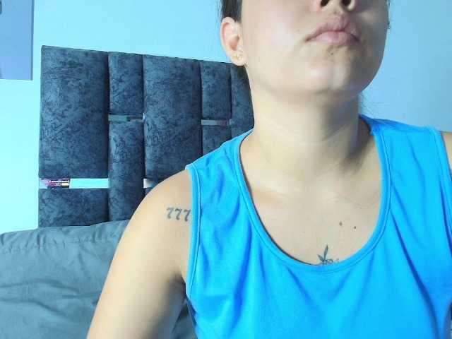 taniamilan live cam on BongaCams