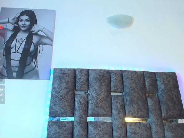 taniamilan live cam on BongaCams
