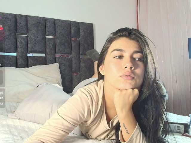 taniamilan live cam on BongaCams