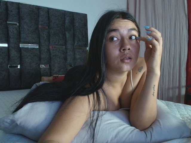 taniamilan live cam on BongaCams