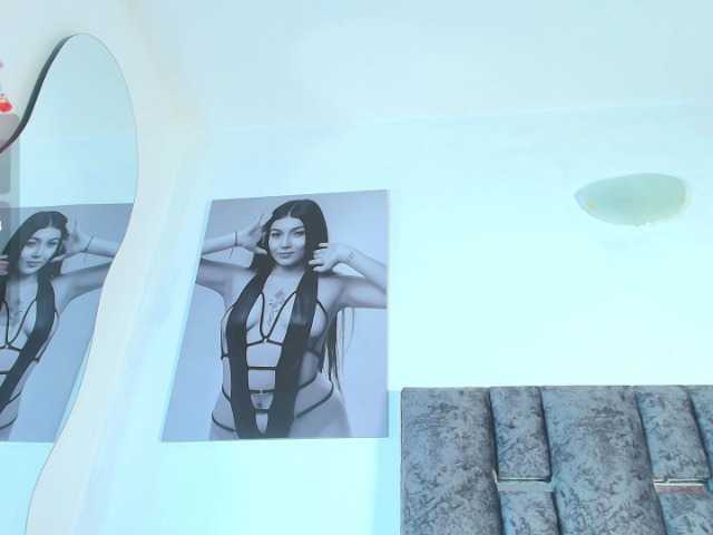 taniamilan live cam on BongaCams