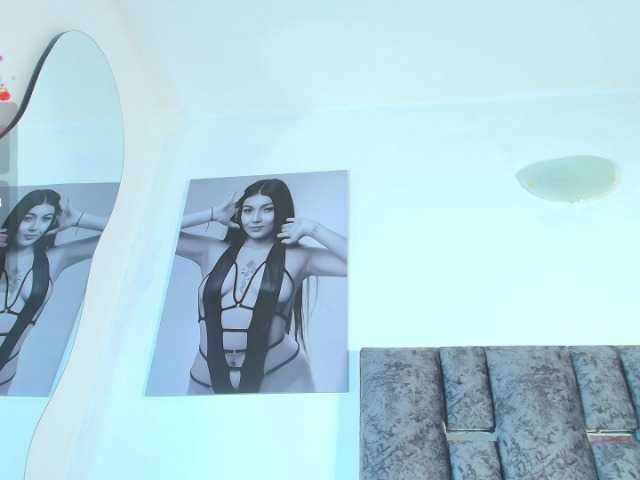 taniamilan live cam on BongaCams