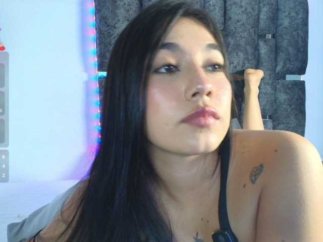 taniamilan live cam on BongaCams