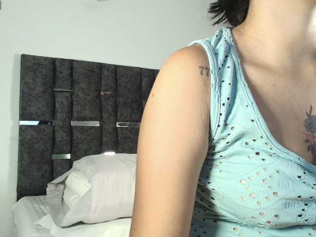 taniamilan live cam on BongaCams