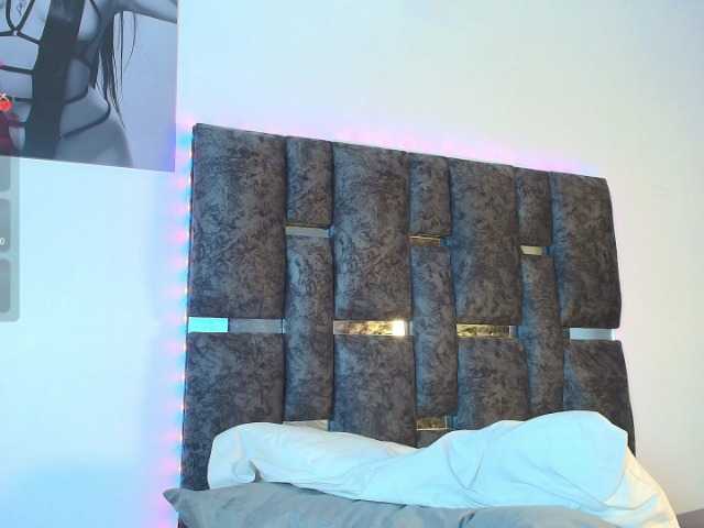 taniamilan live cam on BongaCams