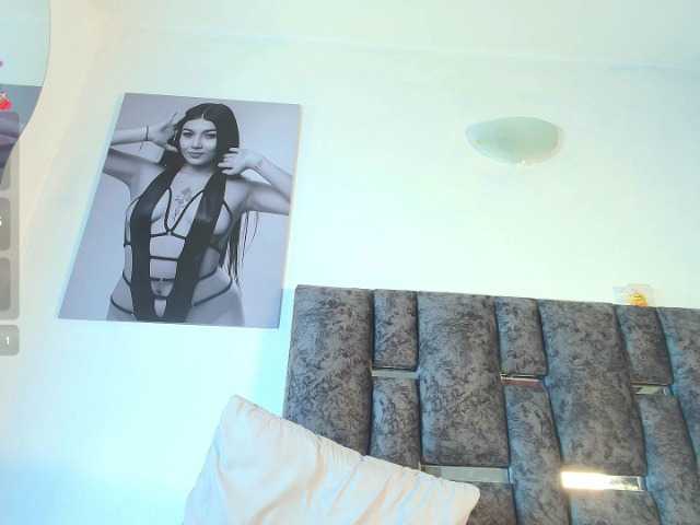 taniamilan live cam on BongaCams