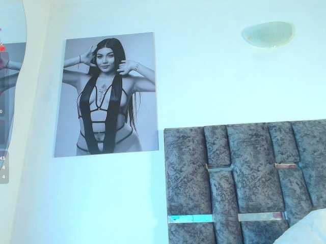 taniamilan live cam on UnifiedCams