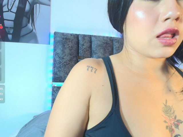 taniamilan live cam on BongaCams