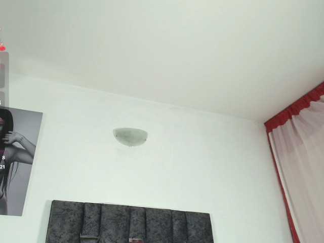 taniamilan live cam on BongaCams