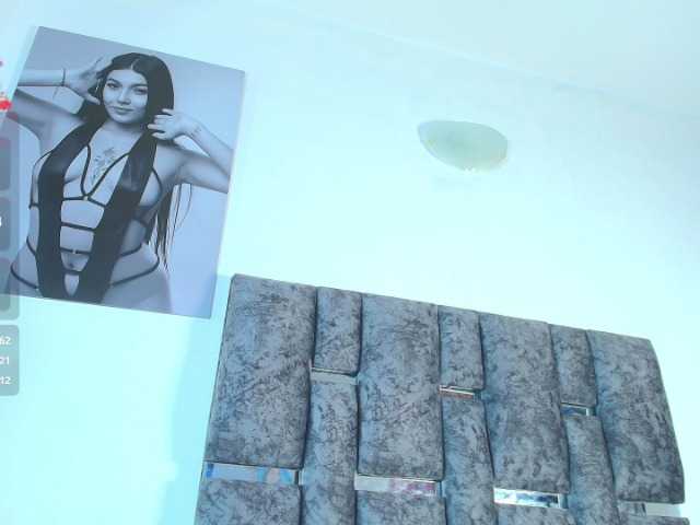 taniamilan live cam on BongaCams