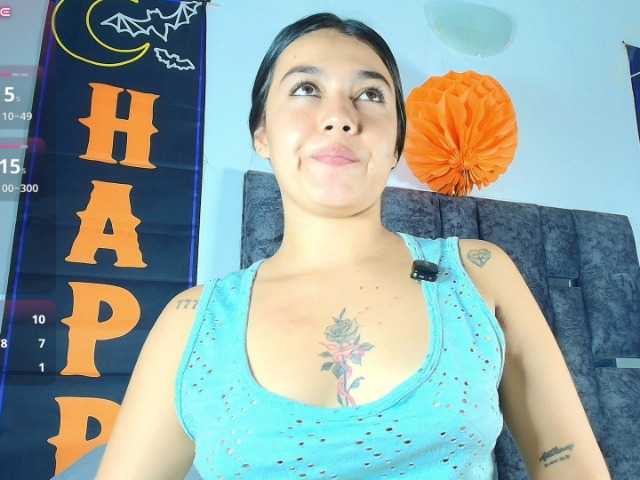 taniamilan live cam on BongaCams