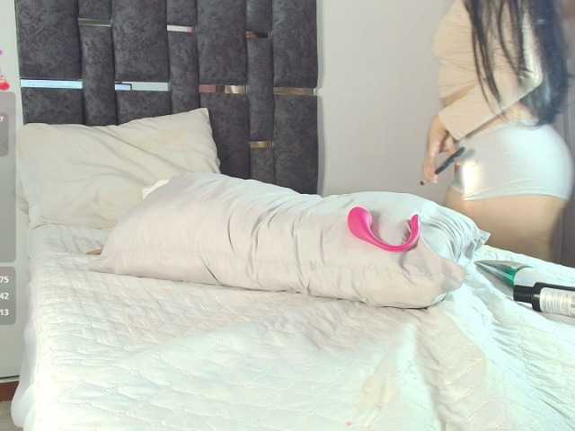 taniamilan live cam on BongaCams