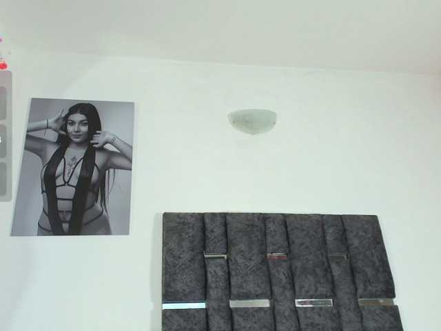 taniamilan live cam on BongaCams