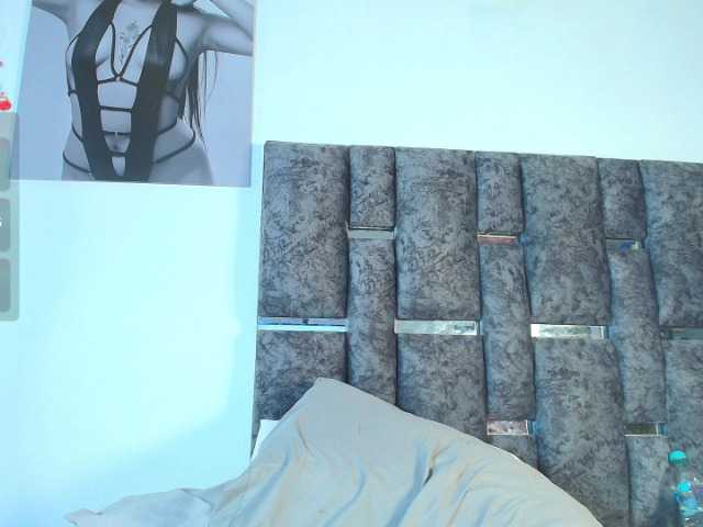 taniamilan live cam on BongaCams