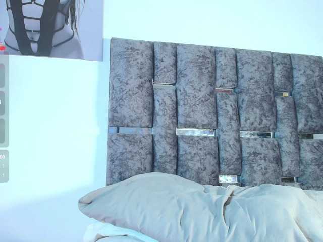 TaniaMilan live webcam show