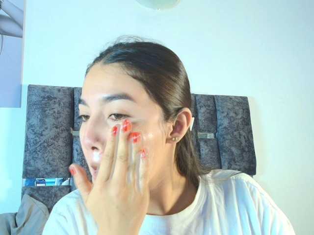 taniamilan live cam on BongaCams