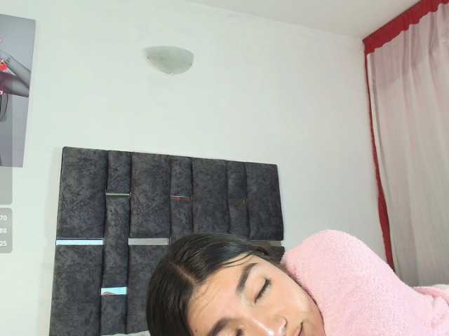 taniamilan live cam on BongaCams