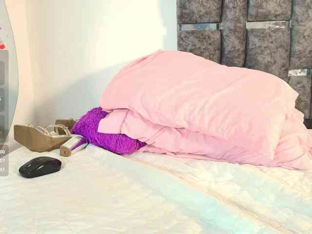 taniamilan Live Webcam on BongaCams