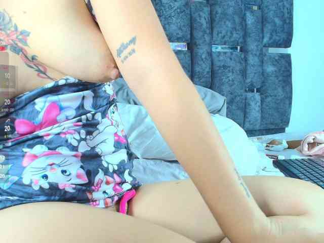 TaniaMilan webcam