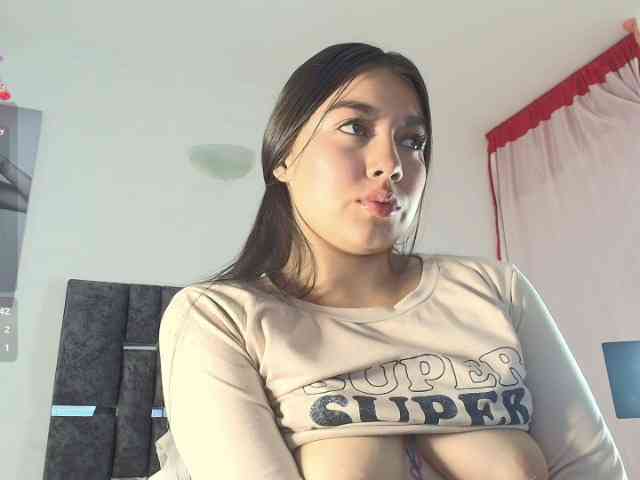 TaniaMilan webcam