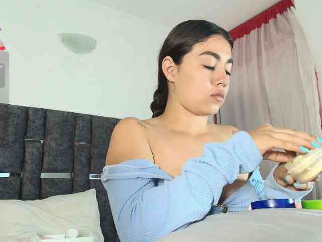TaniaMilan webcam