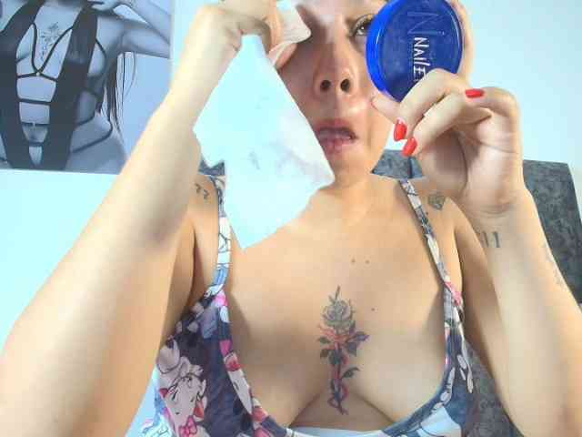 TaniaMilan webcam