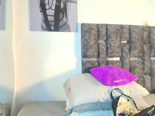 TaniaMilan webcam
