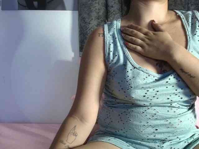 TaniaMilan webcam