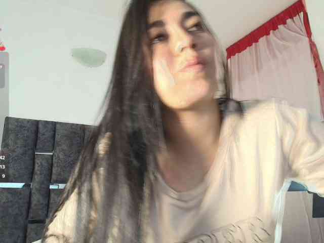TaniaMilan webcam