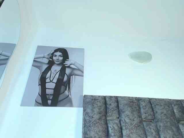 TaniaMilan webcam