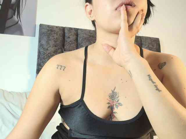 TaniaMilan webcam