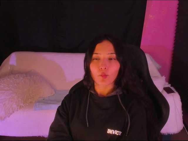 Rosario215a live cam on BongaCams