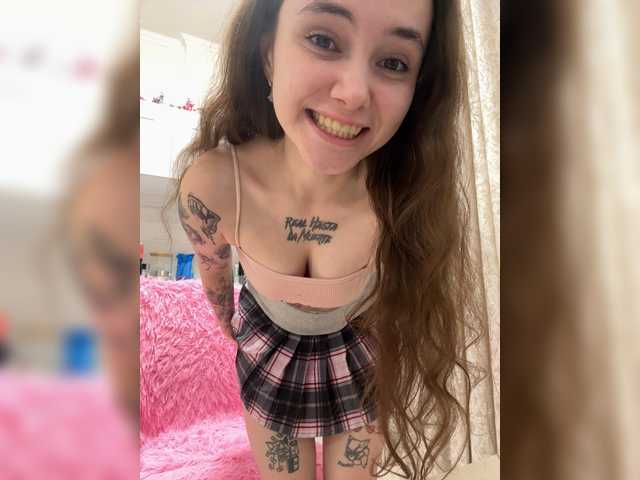 le modèle sofiedvige est en webcam porno dans un show sur le site bongacams, il possède les tags suivants: White/Caucasian,Brunette,Shaved