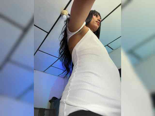 valeria222 Live Webcam on BongaCams