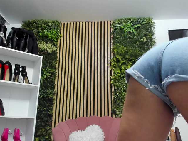 Sweetcherry30 live cam on BongaCams