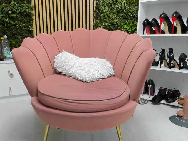 Sweetcherry30 live cam on BongaCams