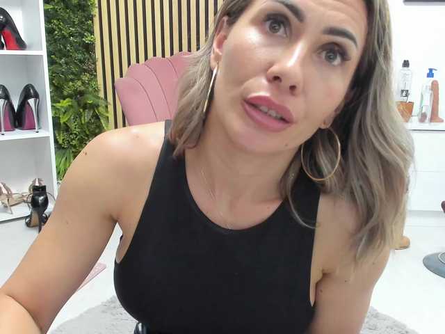 Sweetcherry30 live cam on BongaCams