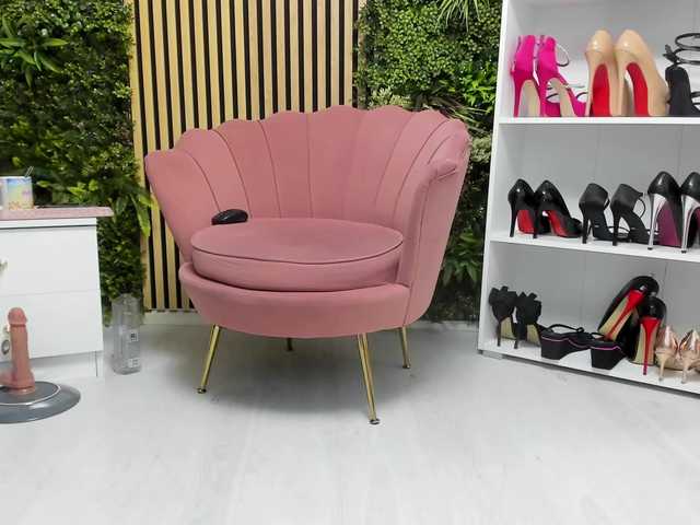 Sweetcherry30's BongaCams show and profile