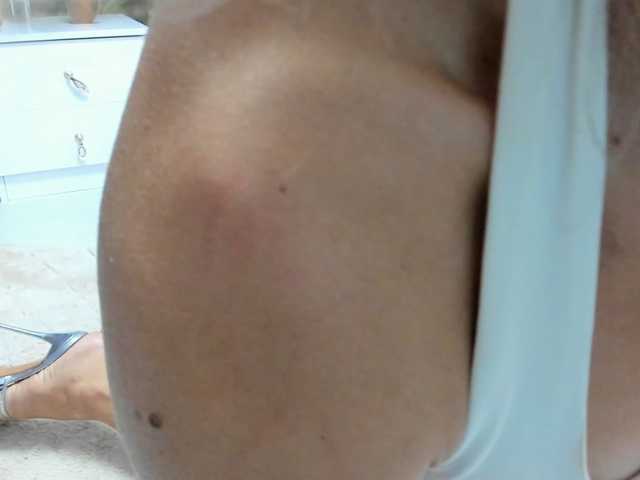Sweetcherry30 live cam on BongaCams