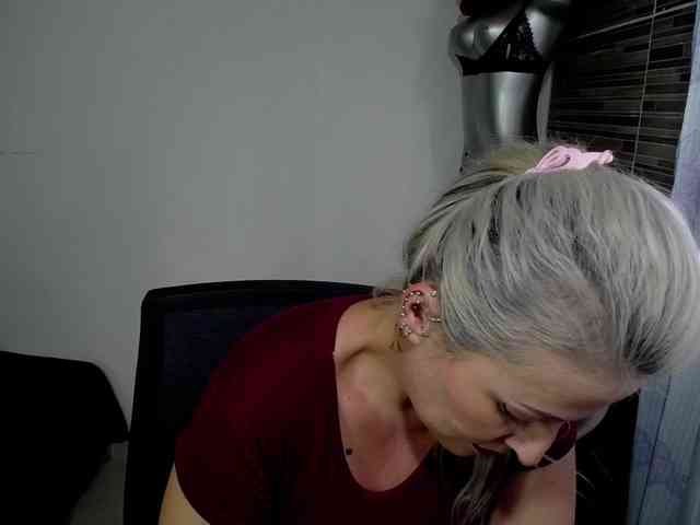 EmmaRizzoo webcam