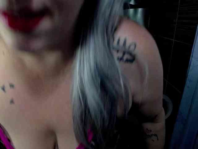 EmmaRizzoo webcam