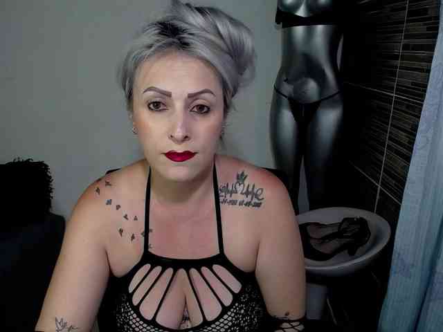 EmmaRizzoo webcam